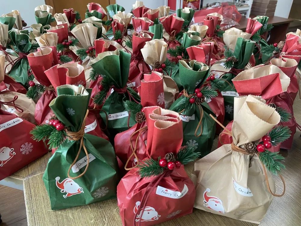 江蘇金鷹流體機械 | 喜迎圣誕福利到，金鷹關懷人心暖。